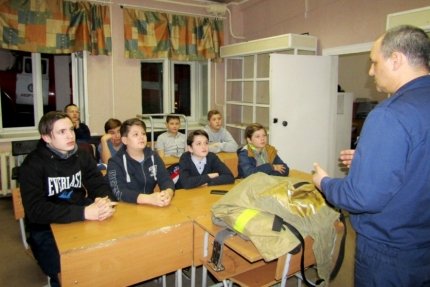 mchs_24's tweet photo. В поселке Кедровый Емельяновского района уже несколько лет не происходят пожары по причине детской шалости с огнем. Происходит это потому, что всех детей, начиная от воспитанников детского сада, учат правилам пожарной безопасности
https://t.co/iLq4cBHkMo https://t.co/KpUnbYBgMh