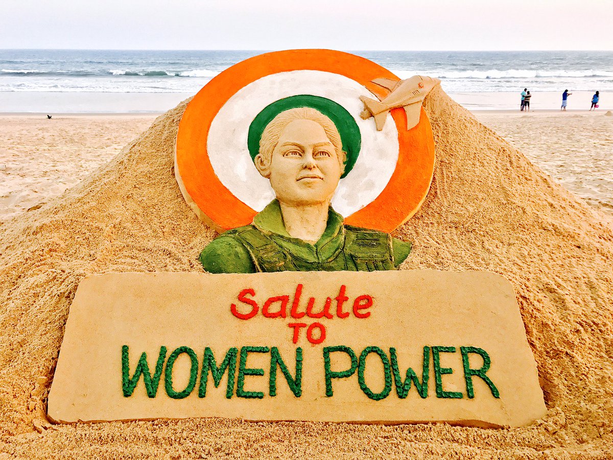 #SaluteToWomenPower: Flying Officer #AvaniChaturvedi creates history by becoming 1st Indian woman fighter pilot to fly solo. My SandArt at Puribeach in Odisha.