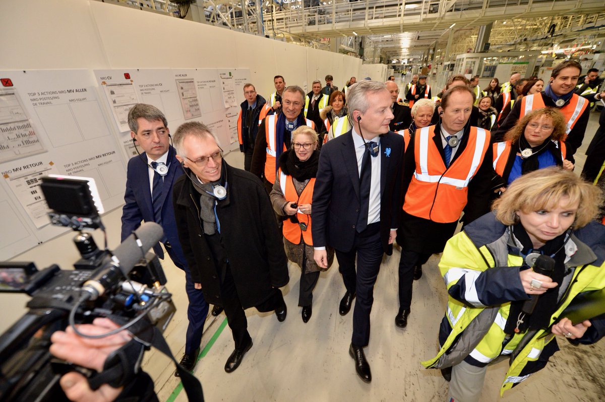 michelelutzh's tweet image. Lancement ce matin de la nouvelle DS7 #Crossback, en compagnie de @BrunoLeMaire et @JeanROTTNER.  Une voiture fabriquée à @Mulhouse. Quelle fierté ! @GroupePSA