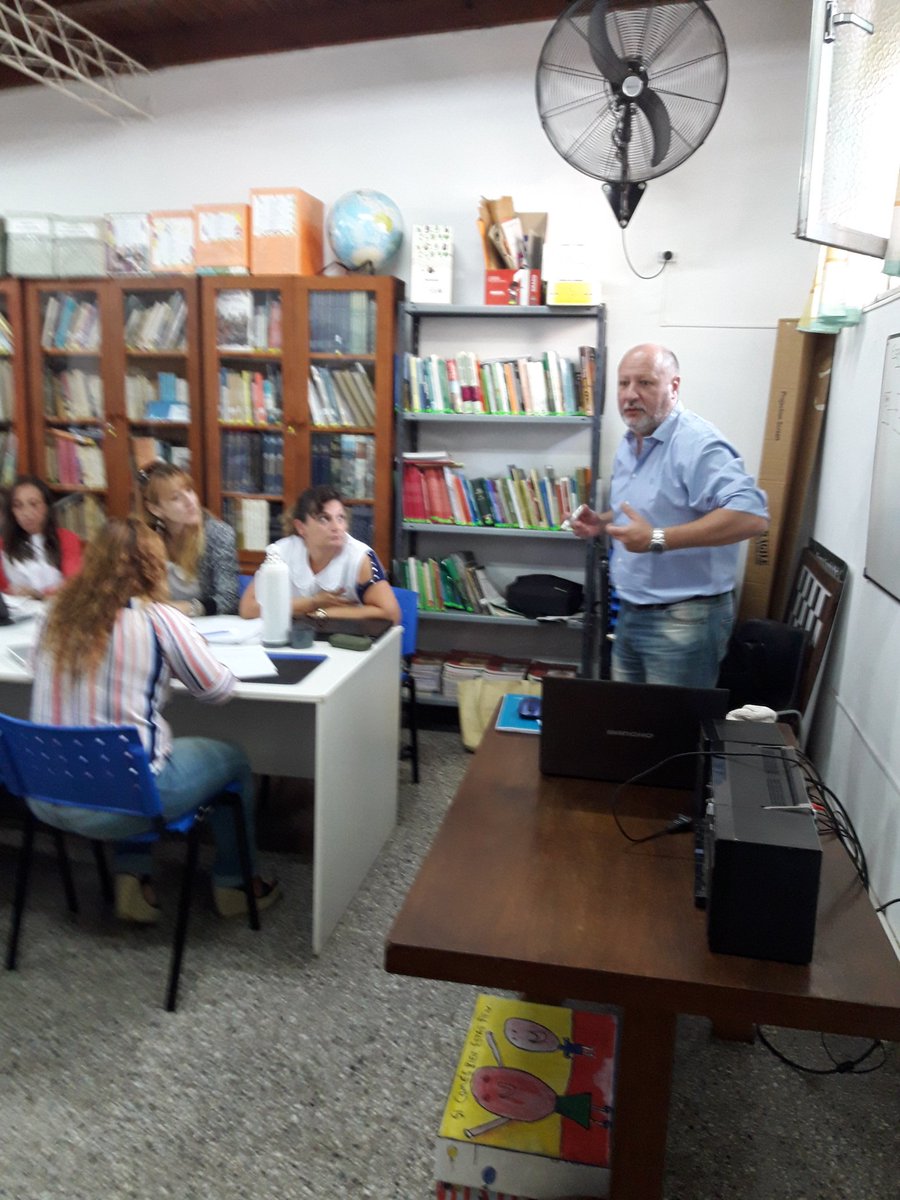 CIIECasares's tweet photo. Primer encuentro capacitación " Herramientas para diseñar y guiar el aprendizaje basado en proyectos"- Educación Primaria - Prof. Ezequiel @layanae @BaheDfc @equipocoordciie https://t.co/8DdP6v9sxN