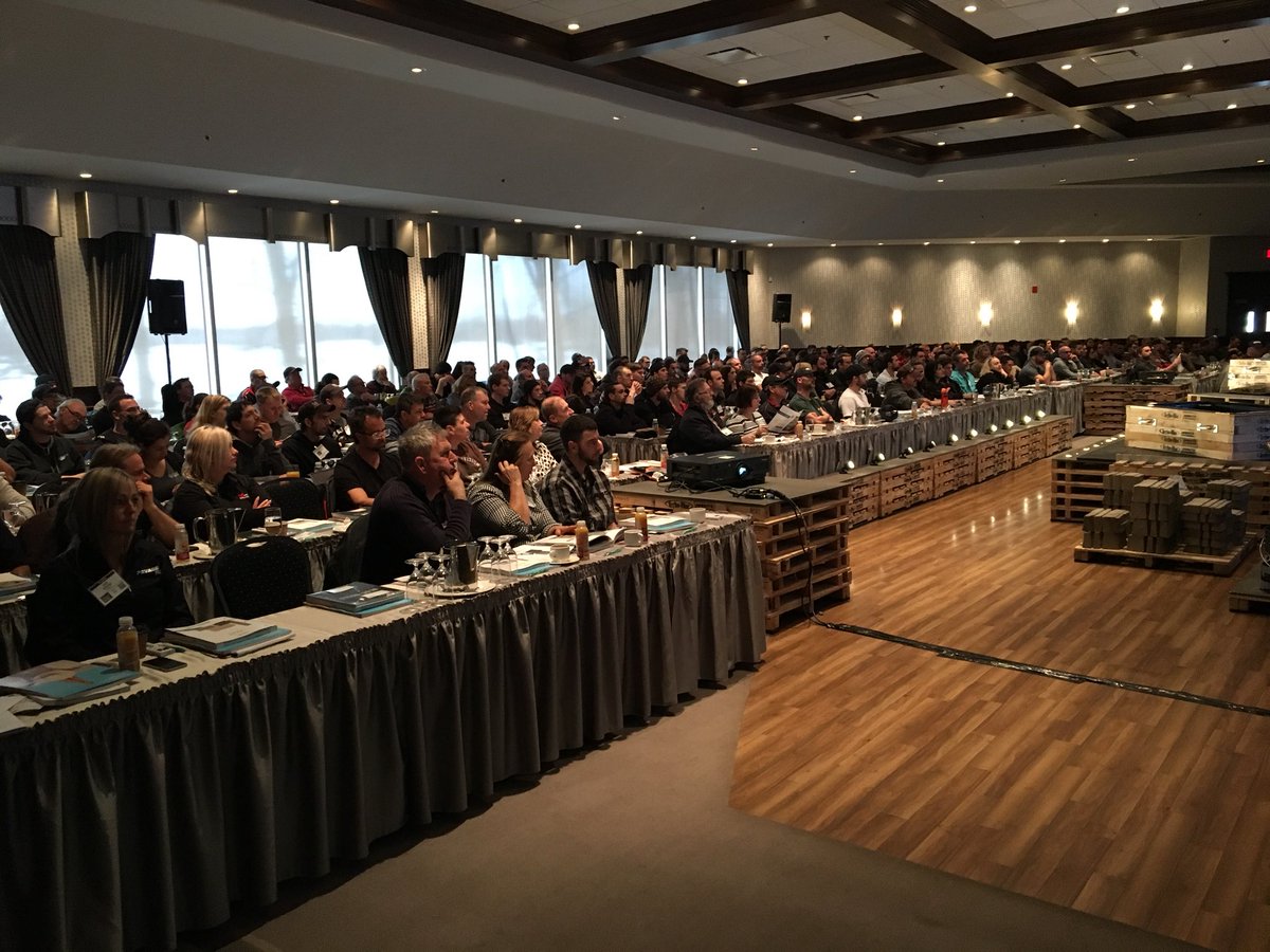 Techomarc1's tweet image. Day 2 in LaPrairie, full house again.