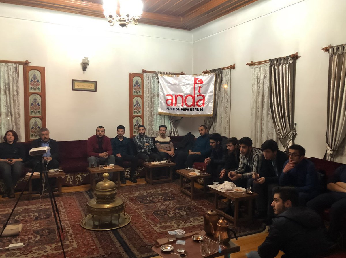 andasivas's tweet photo. Bu hafta Perşembe Sohbetlerinde 'Üniversitelerdeki Terör Olayları ve Fırat Çakıroğlu' konusunu işledik. Konuşmacımız Hasan Hüseyin Arı beyefendi ve tüm katılımcılara teşekkür ederiz.

ANDA Kardeşe Vefa Derneği
Sivas İl Temsilciliği https://t.co/63PhGUhfLF