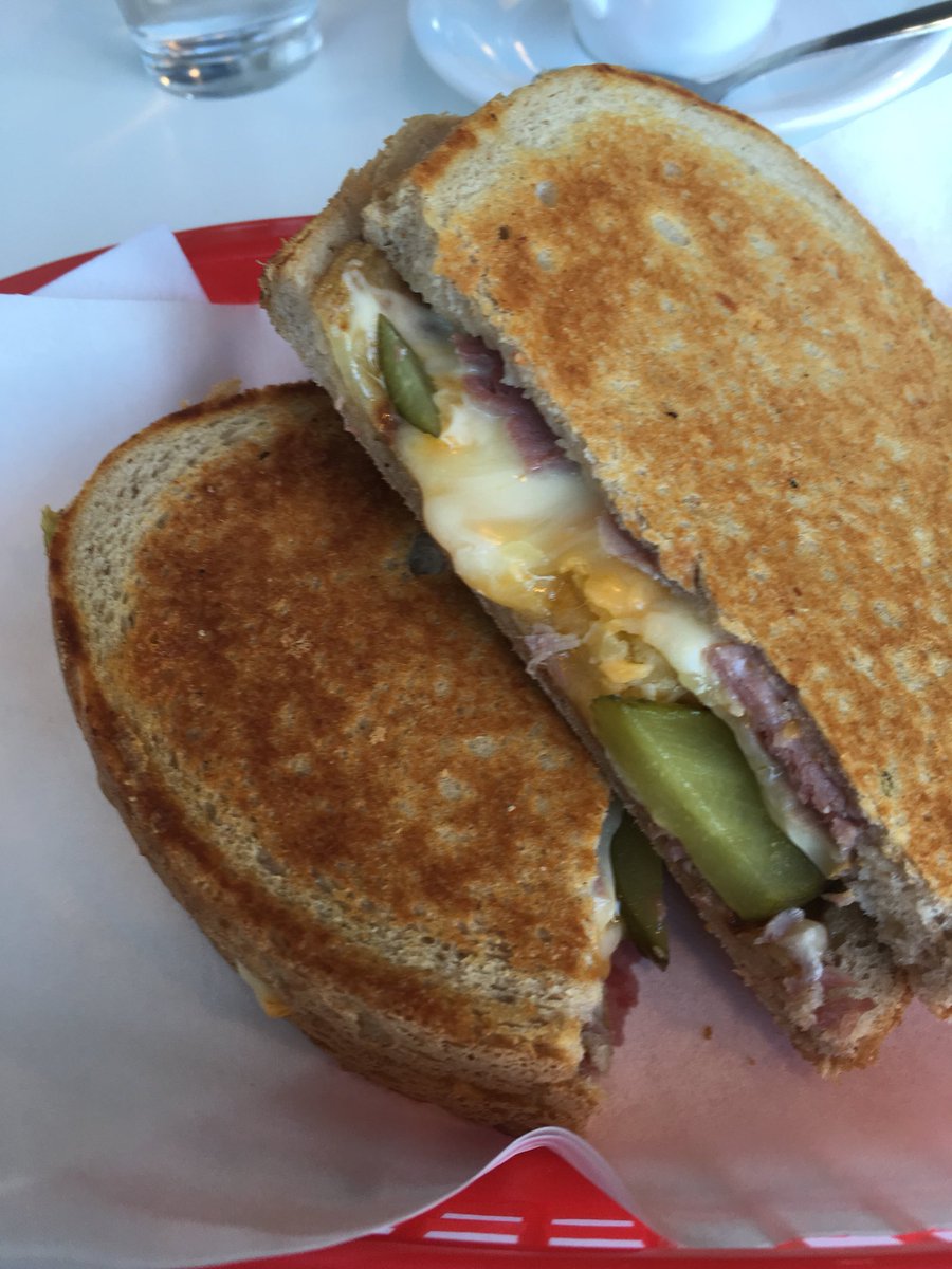 Wow!! #cheeseytreat <a href="/Meltdownchester/">Toastie Queen 🧀</a> <a href="/TasteCheshire/">Taste Cheshire</a> <a href="/ChesterFoodPorn/">Chester Food Porn</a> <a href="/chestertweetsuk/">#chestertweets</a>