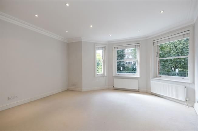 Hamptons_StJW's tweet photo. #FabulousFlats

This lovely two bedroom raised ground floor flat is set within a portered red brick mansion block. The property benefits from a separate eat in modern kitchen with a space for a dining table and chairs #MaidaVale https://t.co/JIU5wHK91e https://t.co/UEKQk4zo86