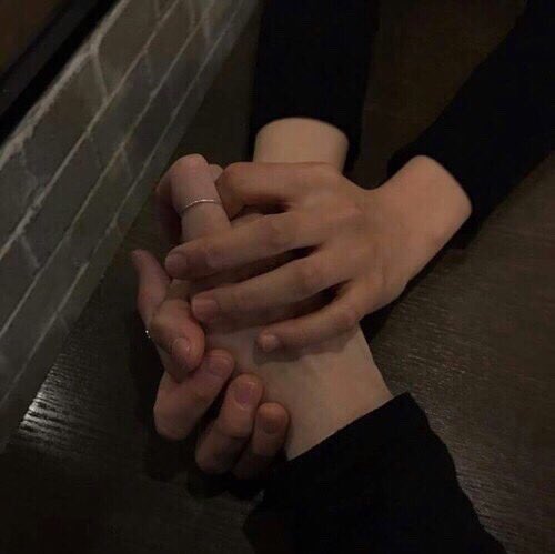 ชอบเวลามีคนจับมือ มันรู้สึกปลอดภัย สบายใจ ฮือ แพ้