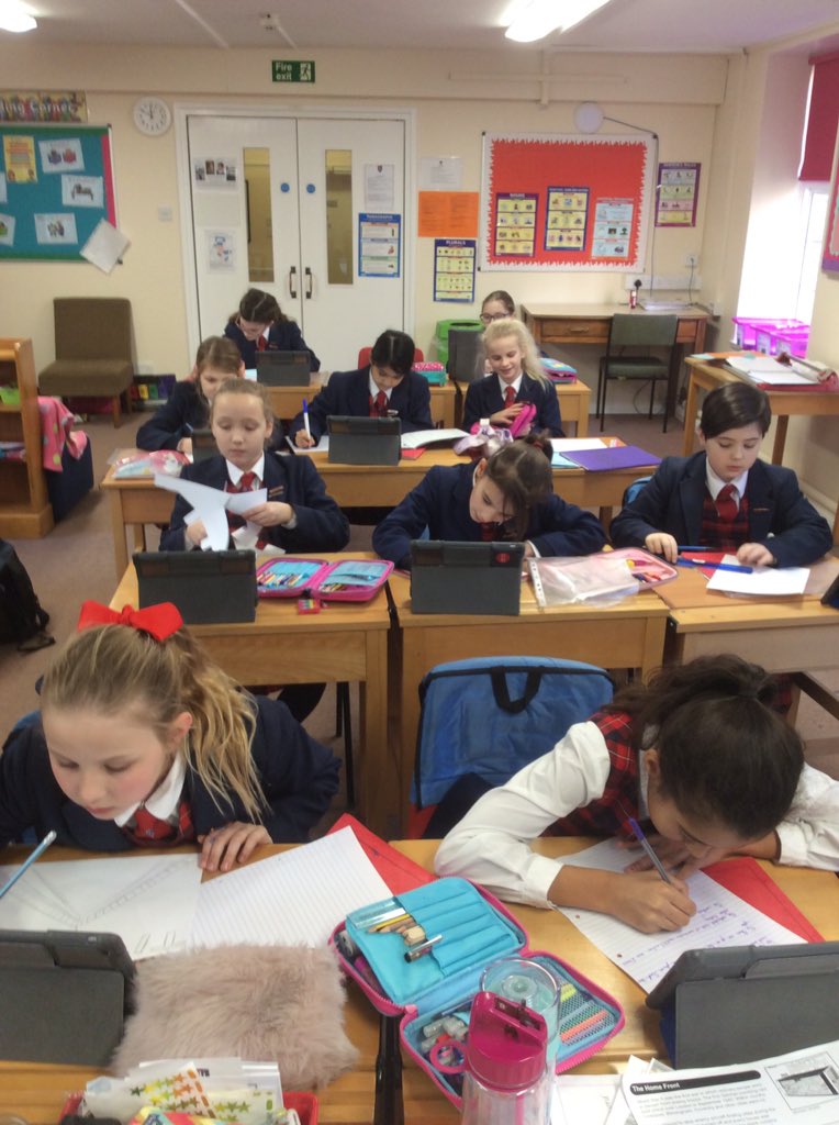 THSch_Junior's tweet photo. Year 5 have started their Independent projects on the Titanic. They were busy researching, drawing and creating this morning #thenglish #titanic #thy5 https://t.co/1o0vYsYJwy