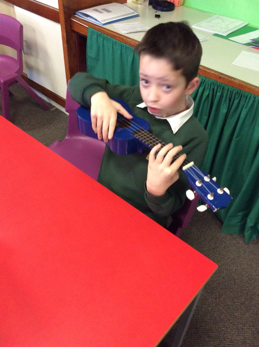 TPAFalcons's tweet photo. Year 4 Toucans enjoying our music lesson this afternoon #music #Ukulele https://t.co/H268itSFKu