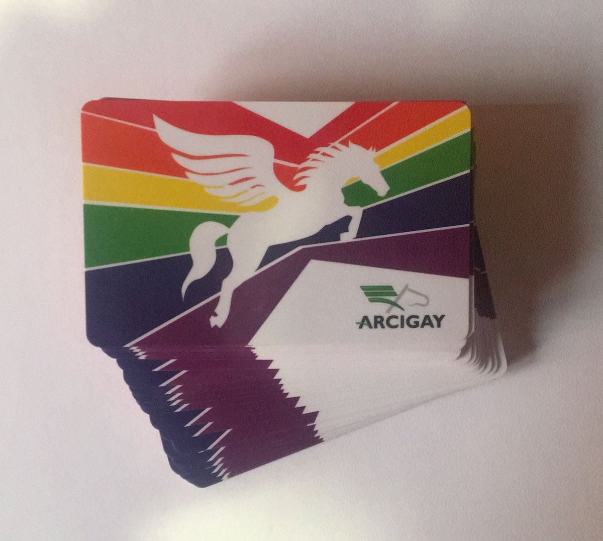 GruppoGiovaniNA's tweet photo. Ecco la nuova tessera Arcigay con cui è possibile diventare soc*, sostenere la causa, le iniziative della nostra associazione, e usufruire di una serie di convenzioni.
Potete tesserarvi recandovi presso la nostra sede in Vico San Geronimo 17! #VitaInArcigay #StayRainbow #LGBT https://t.co/2JFPZyOFGX