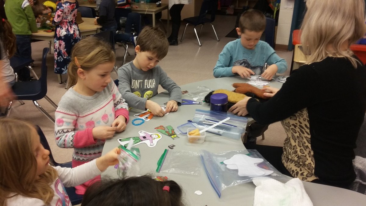 hfcatholic's tweet photo. Scientists in Schools @hfcatholic
#winterwonders #winterinquiry #kindergarten https://t.co/XUvX85FrrH
