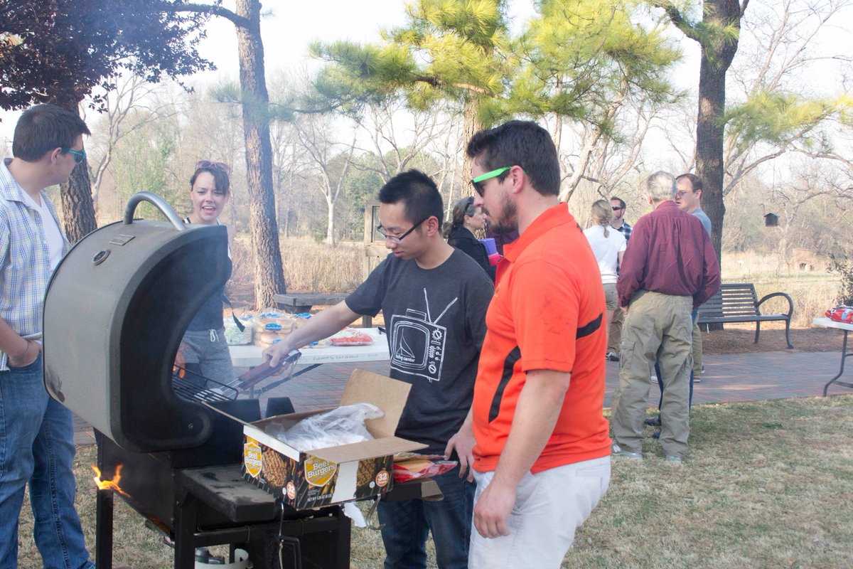 We were not kidding when we said that FCC was student-run and student-led. Here are OSU’s landscape architecture students cooking up a good time! 
#FindingCenter #FCC