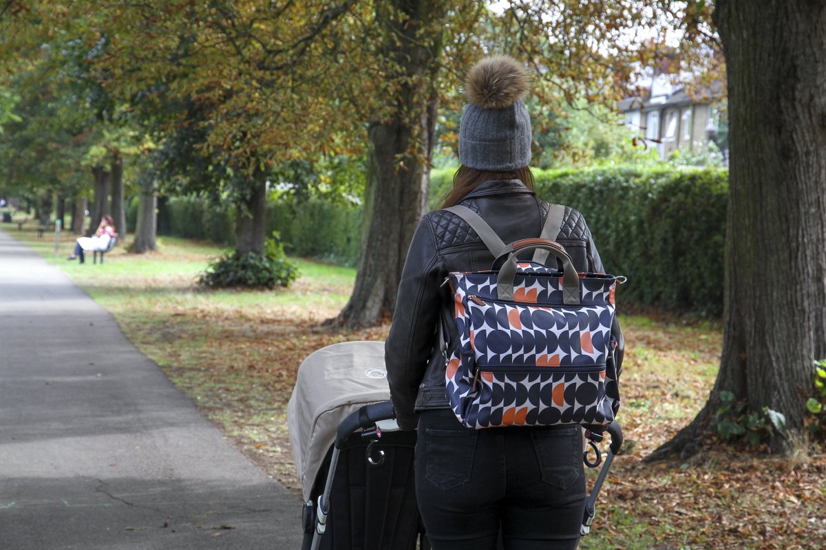 Love that this twin changing bag has been designed by a Mum of twins so understands what it's like to have your hands full!

Click the link to find out more:
designedfortwins.co.uk/piglet-twin-ch…
 #twin #changing #nappy #bag