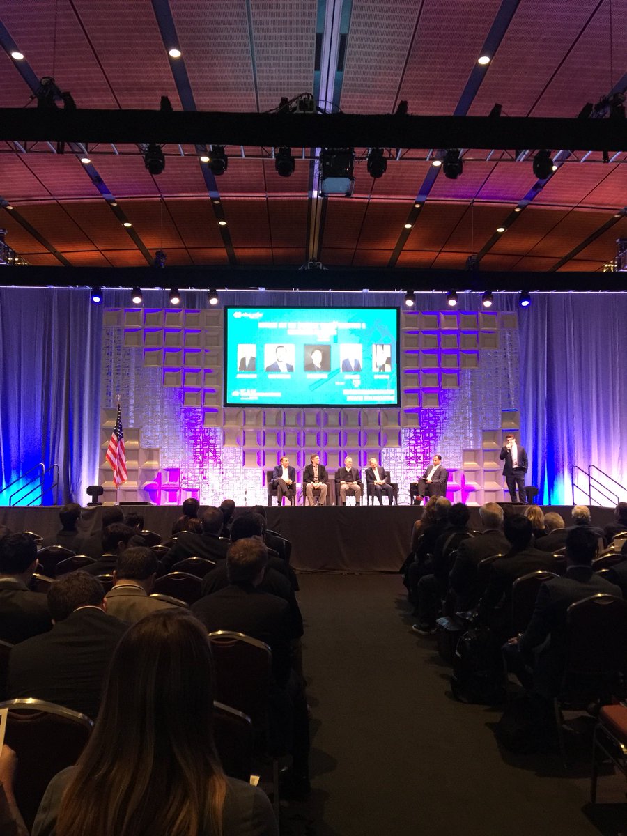 xborders's tweet image. Great insights on Investing &amp;amp; Innovation in Sports at #SSAC18