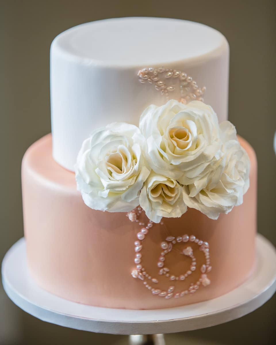 MetBride's tweet image. | Ballet of the Buttercream |

cake: @smallcakesjopl1

#weddingcake #cake #buttercream #fondant #smallcakes #butterflies #ballet #floral #Metbride #metropolitanbride #joplinmo