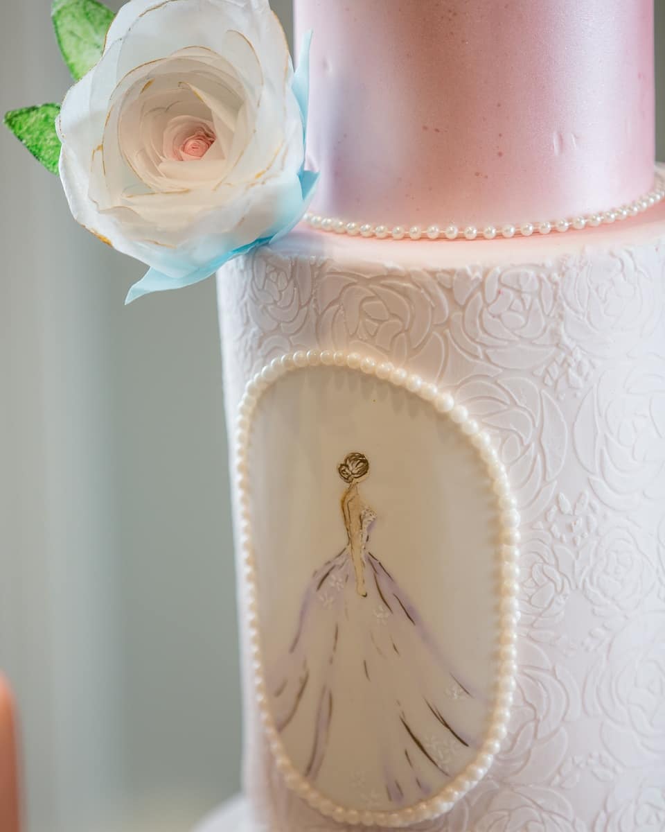 MetBride's tweet image. | Ballet of the Buttercream |

cake: @smallcakesjopl1

#weddingcake #cake #buttercream #fondant #smallcakes #butterflies #ballet #floral #Metbride #metropolitanbride #joplinmo