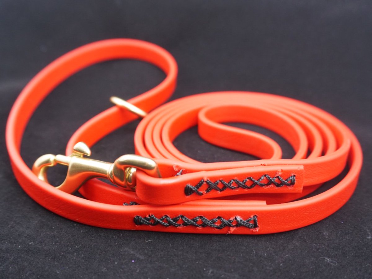 midatlantick9's tweet photo. The newest 1/2” Biothane RED Dog Leash. This leash will be for sale at  #TriDEx March 15-18 @Purina Farms in  StL.
#dogleash #biothane #MAK9 #handmade #trickdog #trickdogexpo 
#dogtrainer #dogs #k9 #k9LTW #etsydogs #etsyshop #etsy #kyrasundance #clickertraining https://t.co/LVx696s8Hx