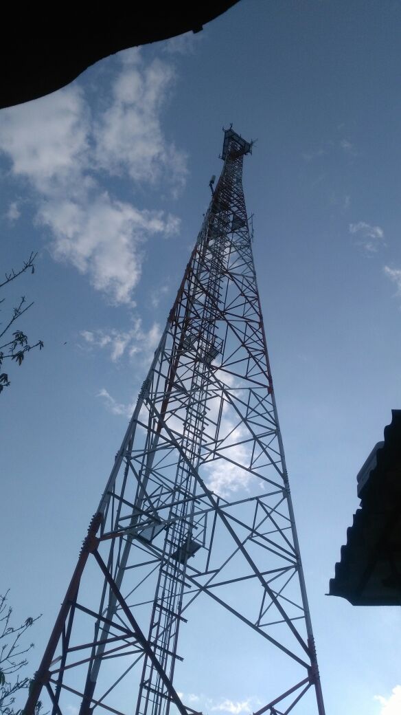 CMCVCIO's tweet photo. Alianza estratégica @VillavoAlcaldia @PoliciaVillavo y @ECOPETROL_SA Instalación de nuevas repetidoras en Vereda Suria para el fortalecimiento de  la red de apoyo de los ganaderos; "estamos en pruebas"#LaCosaEsHaciendo https://t.co/XlN7LVvhEw