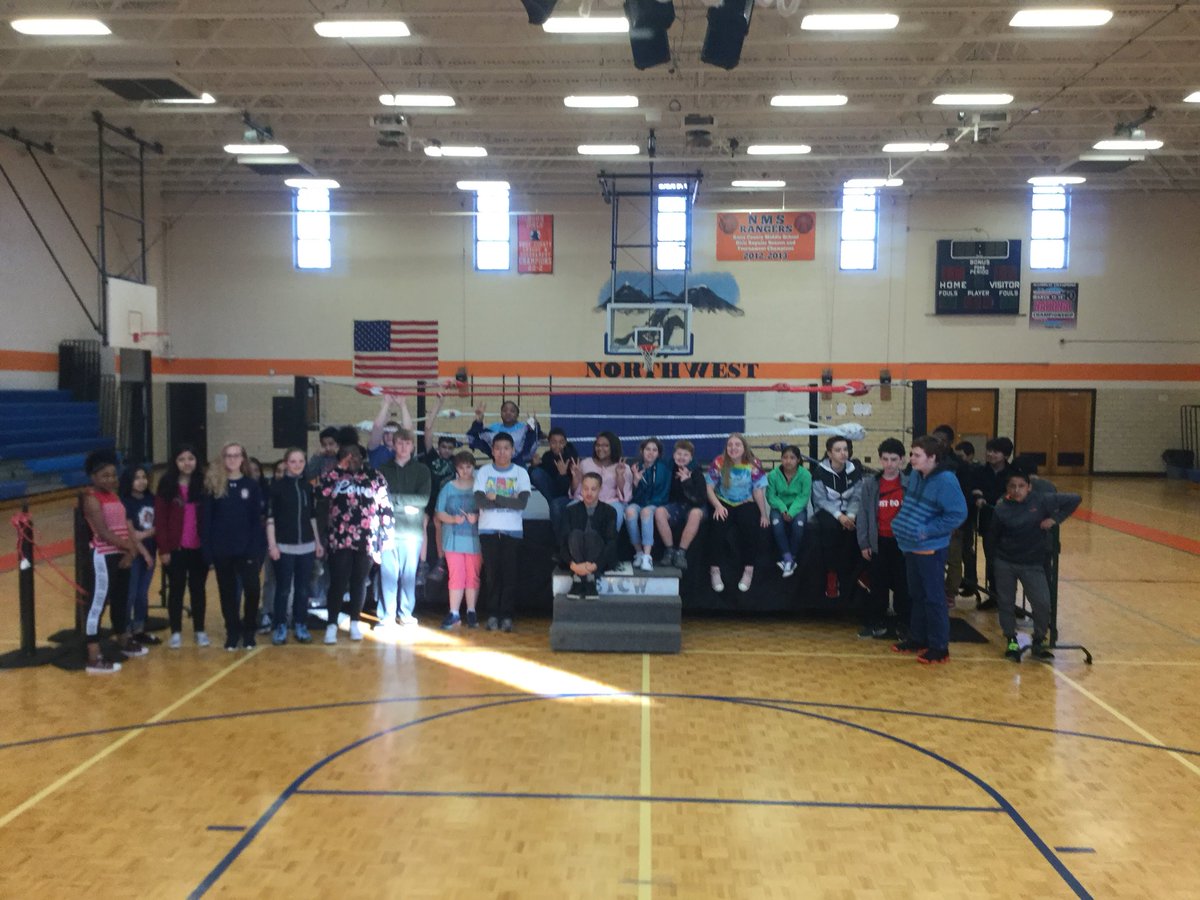 NWMtrack's tweet image. Today’s 8th graders stopped to take a picture thanks to ETCW.....