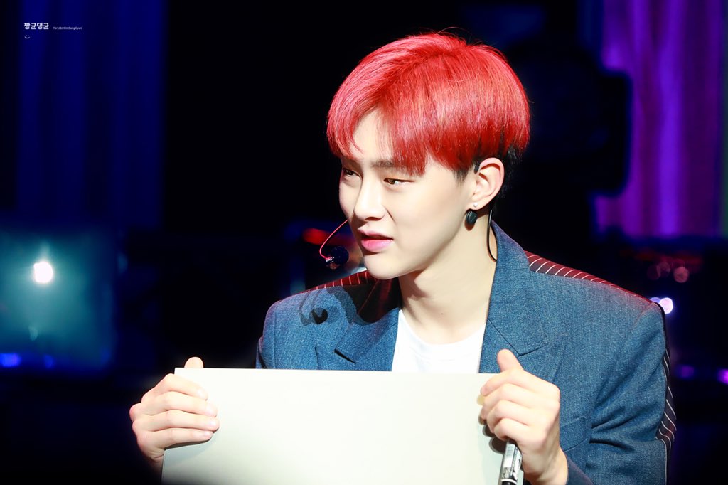 kr_mstae025's tweet photo. 머리 색깔이 예뻐서 .... 그만 ...🤤🙏❤️

#현빈 #권현빈 #JBJ #짱균댕균  @JBJtwt787 https://t.co/bo8UAbvUP8