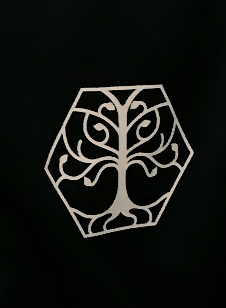 #EXOL #BestFanArmy #iHeartAwards <a href="/weareoneEXO/">EXO</a>