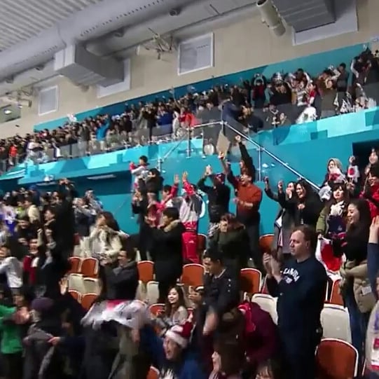 Beautylogs's tweet image. #여자컬링_은메달확보
#여자컬링 일본을 꺽고 결승진출
연장까지 가는 접전 끝에 마지막 김은정의
샷이 승리를 이끌었다. 보는내내 가슴이
어찌나 콩닥콩닥 하던지~~ㅎㅎ
피가 마르는 느낌었다.ㅎㅎ
#컬링결승은 스웨덴과 일요일 오전 9시..
#영미 금메달 따러 가즈아!!!
#컬링승리 #평창동계올림픽