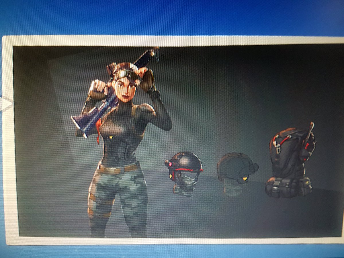 AandOGaming's tweet photo. Love the new backpacks @FortniteGame to be able to mix and match is awesome.
What I would love even more is to be able to take helmets off like the concept art for the elite agent. It looks so much better without 😁 https://t.co/m0mXi18rjd