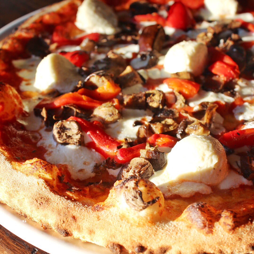 fandfpizza's tweet photo. For those of you who do not eat meat on Fridays during lent season, we’ve got tons of meat-free dishes for you at F&amp;F! https://t.co/lTqww9tnyv