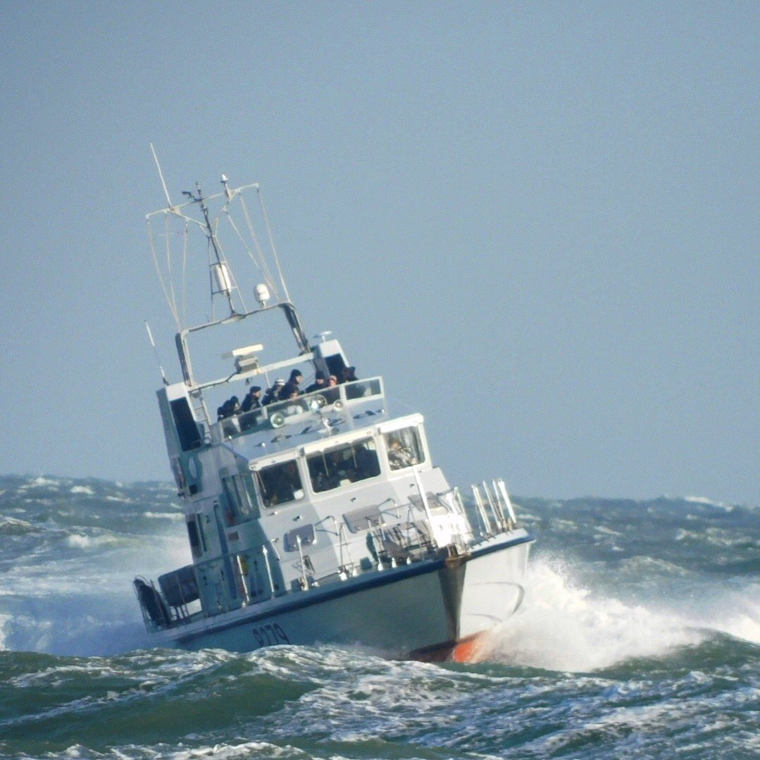 HMS_Ranger's tweet image. Giving the URNU students a taste of life at 🌊#FridayFeeling #teamranger @SussexURNU @devon_urnu @London_URNU