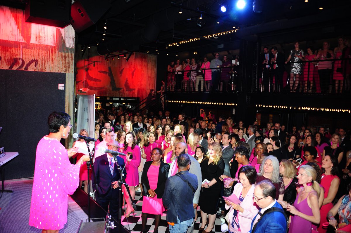 MonikaSamtani's tweet photo. When DC’s newswomen wear pink..
This week our @DCNewsBash raised $40k for @BreastCareDC to provide women with lifesaving mammograms. Thank you @BrandLinkDC and @BarryGlassman! #soproud #pressforacure #newsbash2018
Pics by Ayesha Khwaja https://t.co/ZNRKSNpfjb