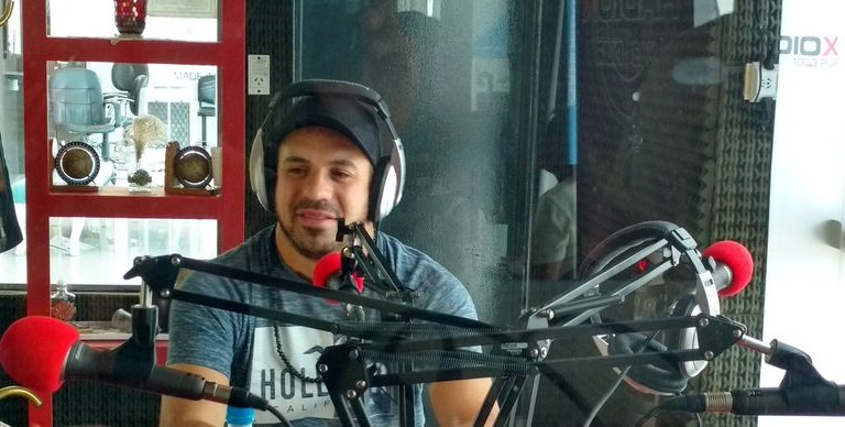 RadioXPilar's tweet photo. AHORA | La visita del concejal @FlavioCharo en los estudios de @RadioXPilar | #MediodiaPilarense https://t.co/IEkbAixeK9