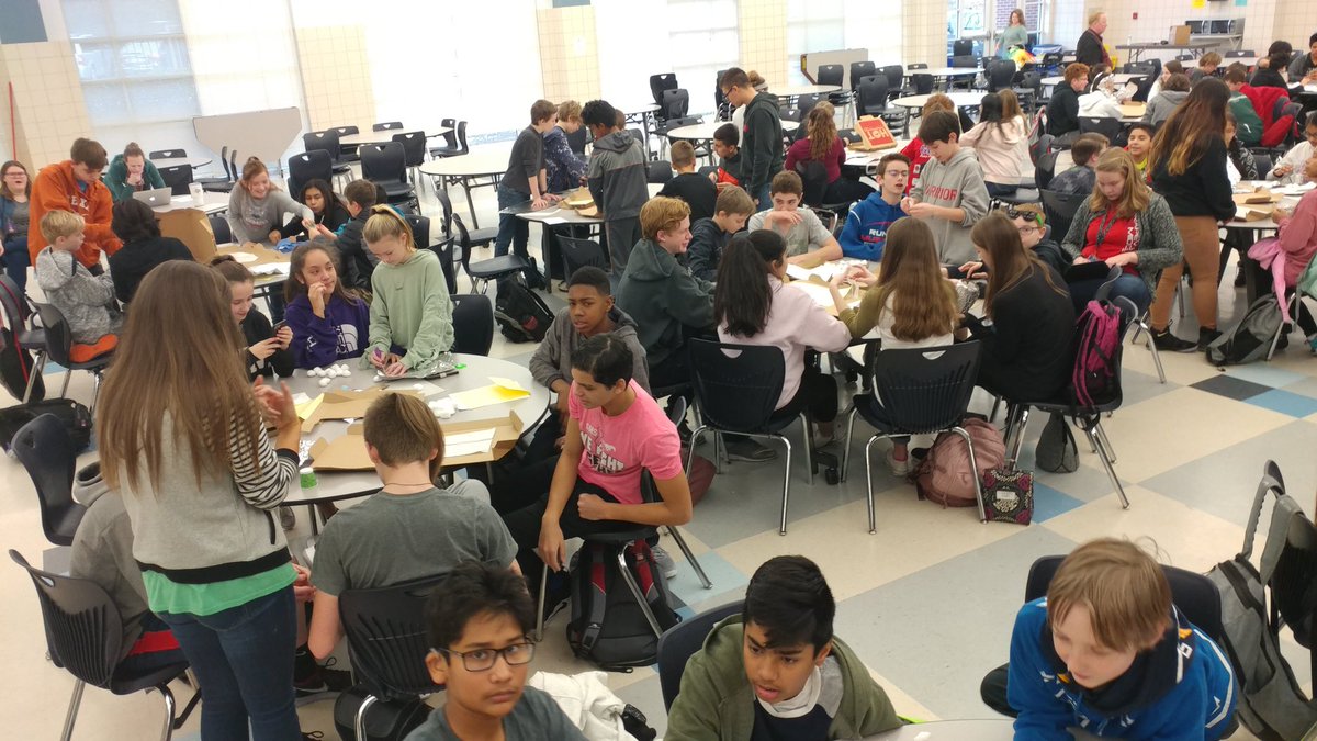 mickiedozier's tweet photo. Pizza Hut design challenge.  @pizza hut @gmsstem #ourhousegms #gmsstem https://t.co/pvqkqTgcZz