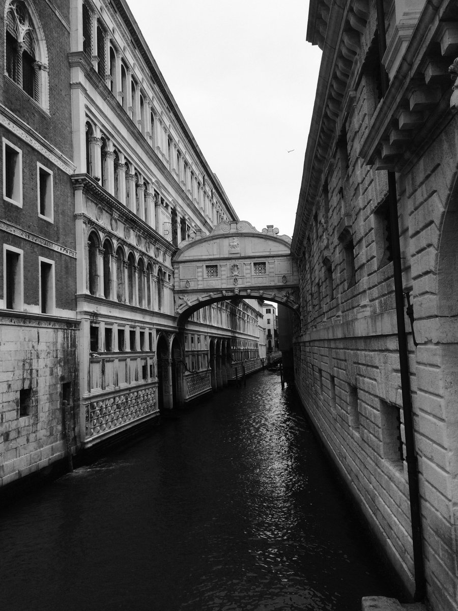 @vif_paris is happy to participate to <a href="/venezia_photo/">Venezia Photo</a> Photo #1
artistic collaboration with Venezia Photo x <a href="/Infinemusic/">InFiné Music</a> #workshop #photographyxmusic instagram.com/veneziaphotoma…