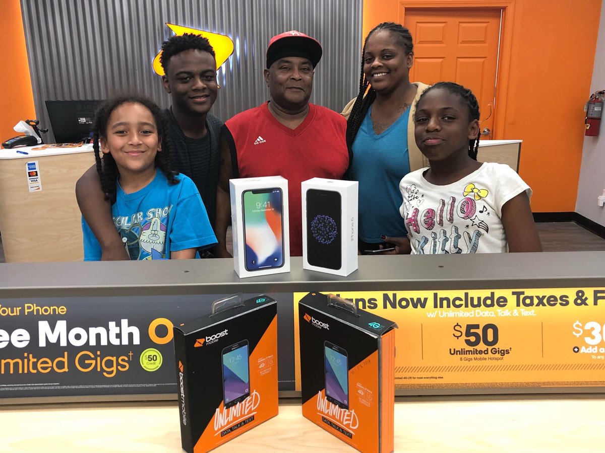 newsmartphones_'s tweet image. New Smart Phones will be open till late tonight! We have some amazing deals going on so don't forget to stop by!

#boostnationevent
#houtax18