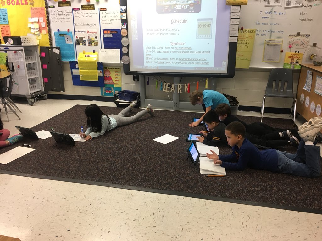 MrsWeaver_first's tweet photo. 3rd grade mathematicians in Room 14 working hard on their math playlist choices! 🤔💡@ForestGroveES #Aleks #dreambox #falconsdeserveit #PLinaction https://t.co/dpNbtT4qnN