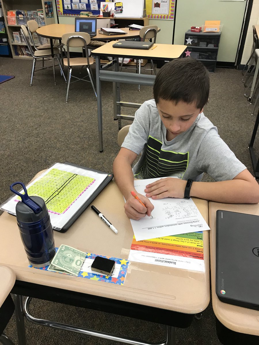 MWES_Valenti's tweet photo. Working hard on long division ➗✏️@mweschool #determined https://t.co/gFz2EUgHDc