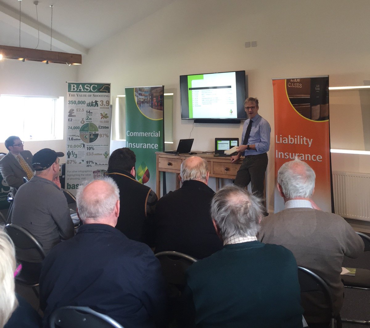 Farmcover's tweet image. Is it me or does the cow look cold in the background?!

Thanks to the speakers and guests of our #shootseminar @TapnellFarm yesterday on the #IsleofWight . A great time was had by all. 
@BASCnews @RABIcharity @mnuddys @MyFarmInsurance
