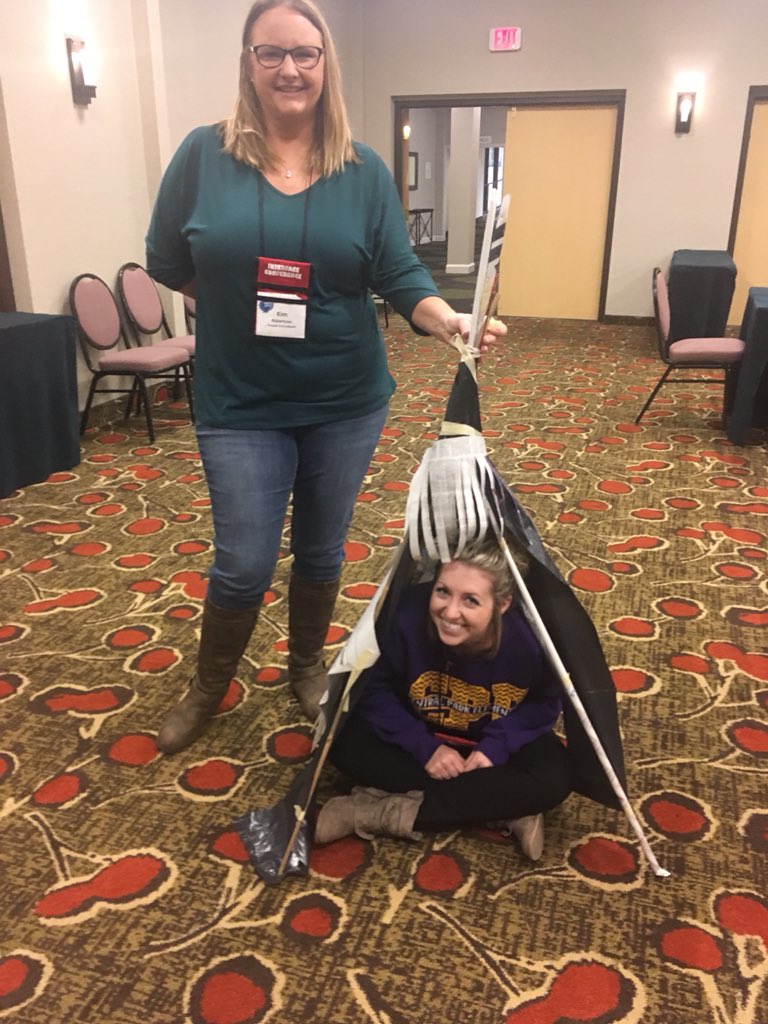 O_STEAM's tweet photo. #GettingMyLearningOn this #am @InterfaceMO #Interface2018 with JulieTubbs from @TheMagicHouse always fresh and fun ideas #science & #math #Moedchat https://t.co/YOXRiEgNX8