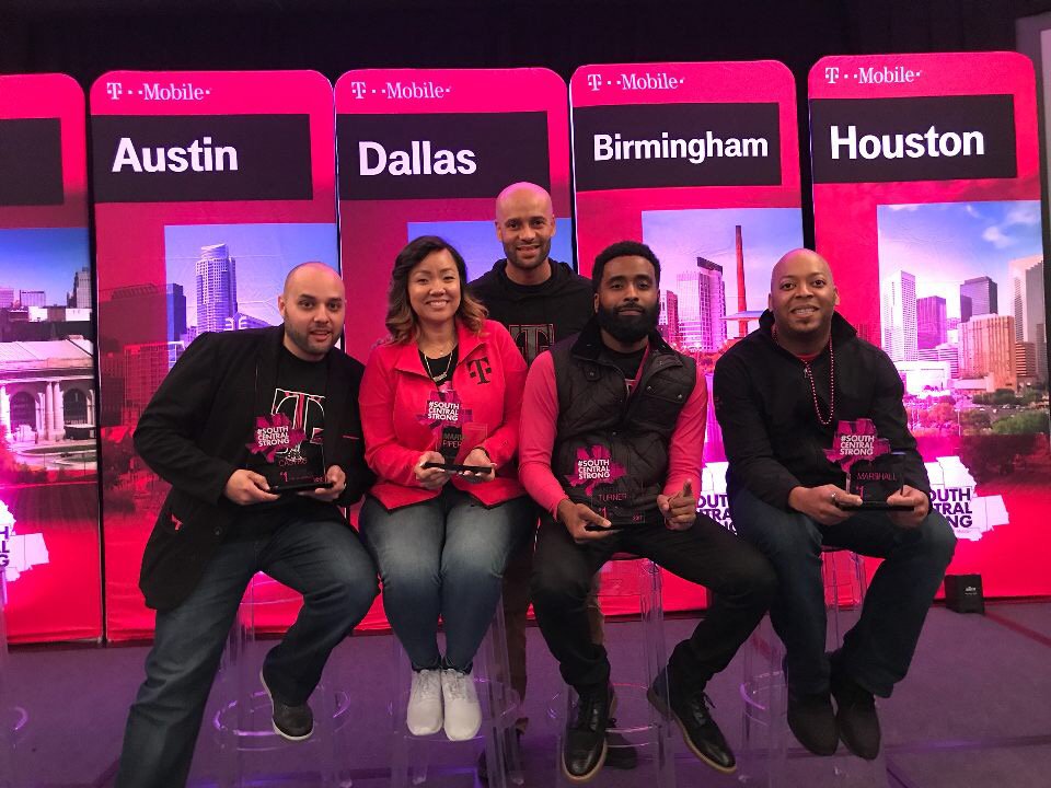 MarvaJPiper's tweet photo. #HTOWN Brought home 3 ULB awards!! I received the outstanding BP award π―ββοΈπͺπ» #ilovemyjob #tmobile #htownholdsitdown #scownsit #areyouwithus https://t.co/f077x9496t