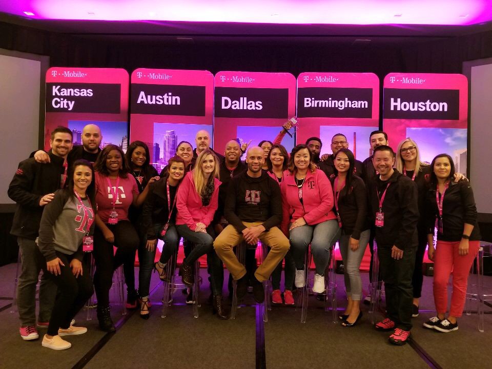 MarvaJPiper's tweet photo. #HTOWN Brought home 3 ULB awards!! I received the outstanding BP award π―ββοΈπͺπ» #ilovemyjob #tmobile #htownholdsitdown #scownsit #areyouwithus https://t.co/f077x9496t