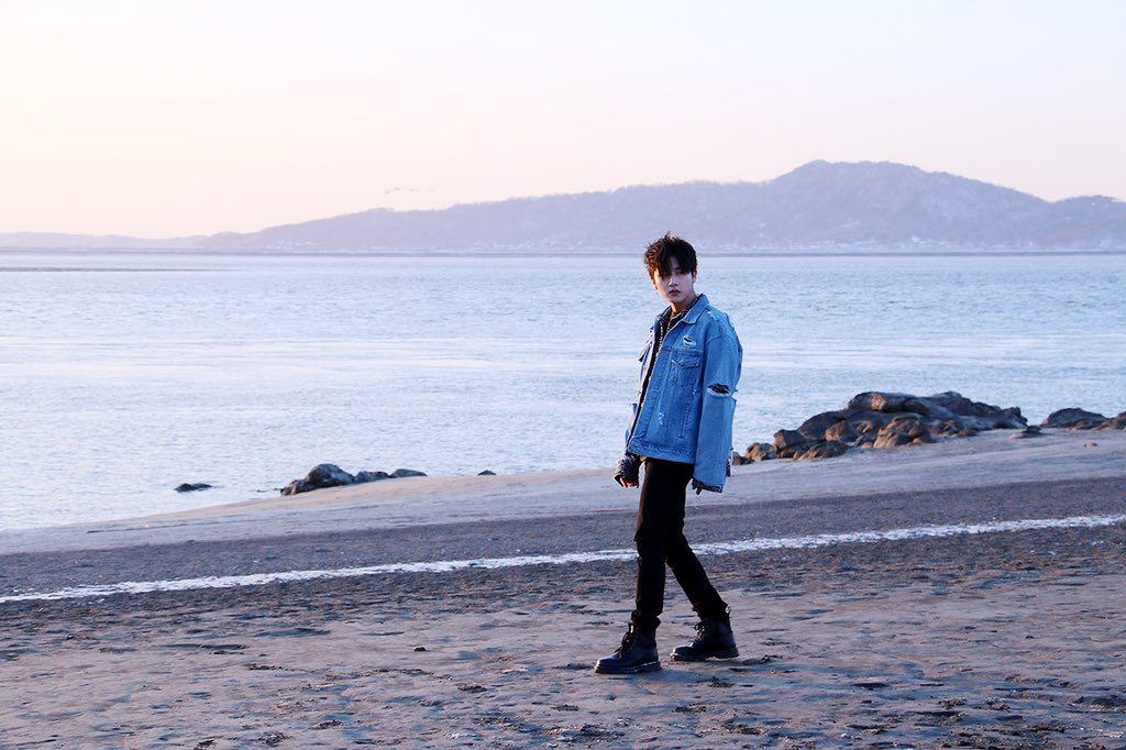 EverDrunkARMY's tweet photo. Эстетика😍
#MONSTA_X #IM_FlyWithMe #IM #CHANGKYUN #FlyWithMe https://t.co/kPLsLqTw7e