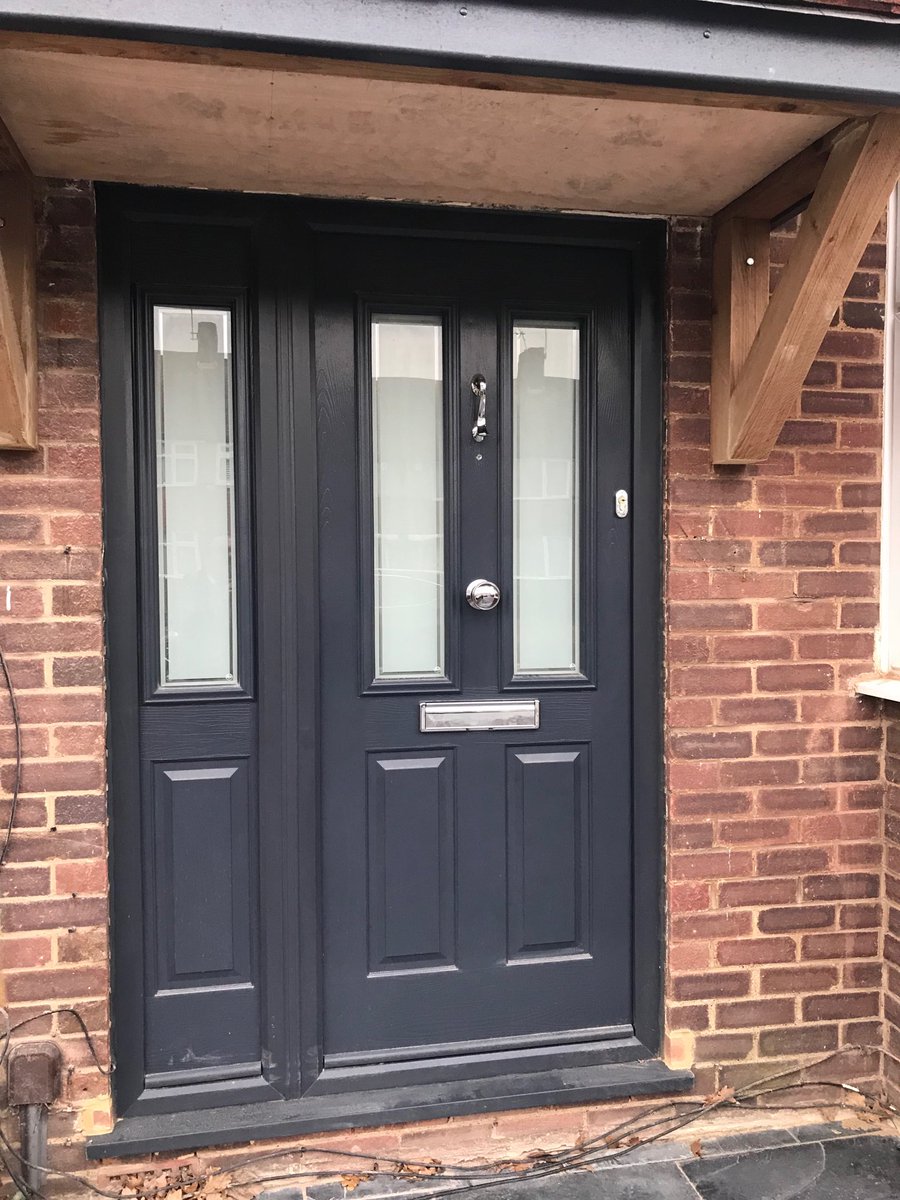 Another <a href="/SolidorLtd/">Solidor</a> Ludlow in anthracite supplied by@cwgchoices and installed by windsor windows