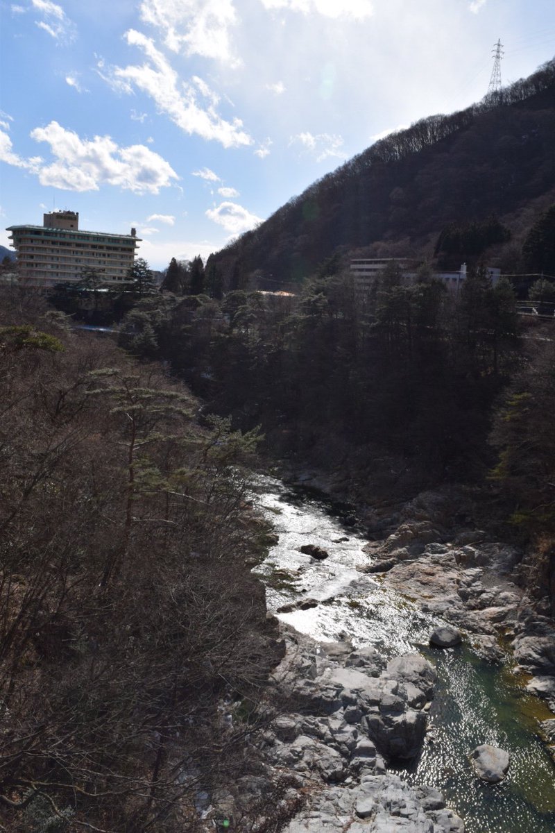 Kumiko در توییتر 鬼怒川温泉駅から鬼怒川公園駅まで歩いてみた 川キレイ 温泉駅のお土産屋さん越えると川しかない 駅これまたシンプルなやつ 鬼怒川温泉 鬼怒川公園駅