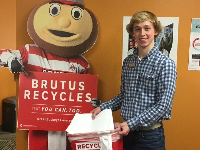 Remember to recycle the papers you don't need anymore after midterms, Buckeyes! #GreenBuckeyes <a href="/RecycleManiacs/">RecycleMania</a> #BrutusRecycles #BuckeyesRecycle