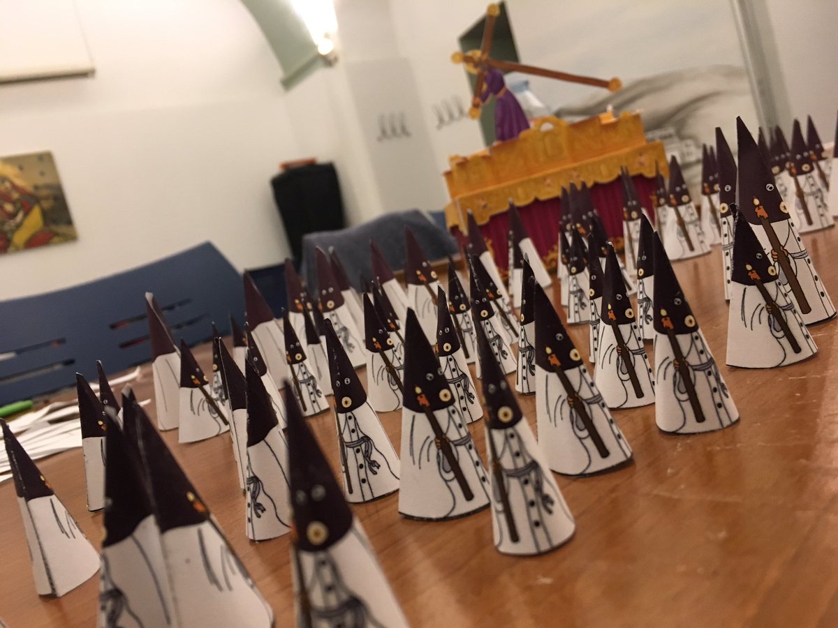 Algunas de las manualidades realizadas durante el taller de modelismo cofrade.