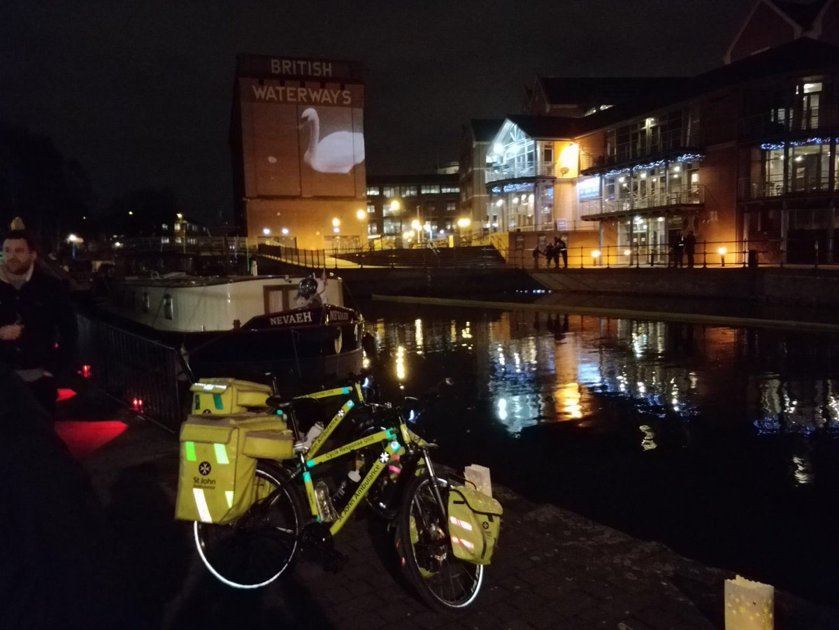 Cycle Responders Ben, Hayden, Holly and Tim are out and about at the <a href="/itsinnottingham/">It's in Nottingham</a> #LightNight2018 tonight, adding flourishes of yellow and green to the displays! 🔰🚲 #CRU