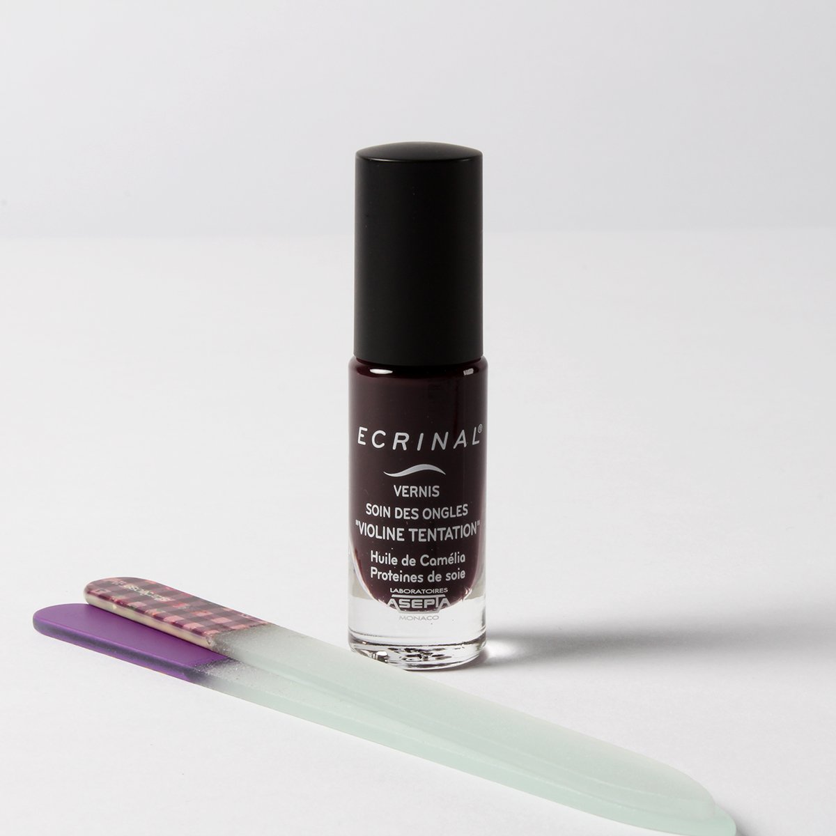 Choisissez le Vernis Soin des Ongles Ecrinal pour votre manucure de la soirée! 💅 #Ecrinal #LaboratoireLarima