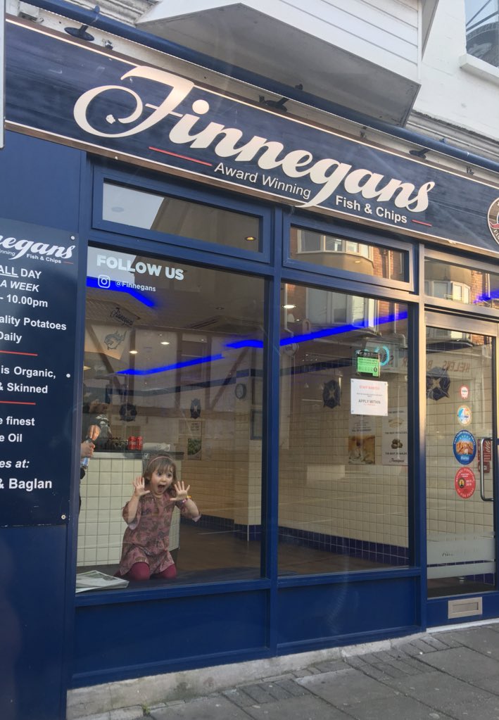 Got that Friday feeling <a href="/FinnegansChippy/">Finnegan's Fish Bar</a> #halfterm #chipssavelives #ultimatebribefood #begoodhavechips