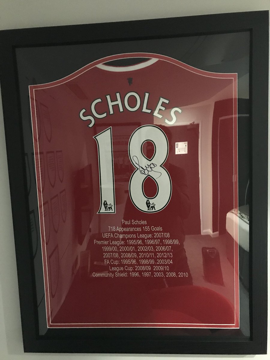 LR7seven's tweet photo. Just when you thought things couldn’t get any better @hotelfootballuk they go and do this #Cof92 https://t.co/buTOh3lEFh