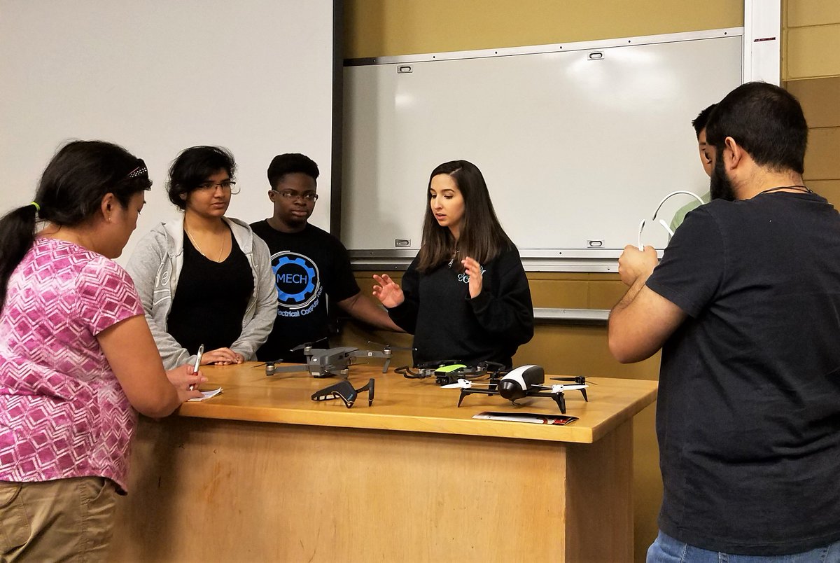 Kobalt_IST_Gold's tweet image. @USFEngExpo #neuromachine InteractionLab NOT ScienceFiction. It’s #braincomputerinterface. Sensors acquiring #braindata. Future: Way for my humans to know what I’m thinking? #neuroscience #STEM #technology #computerscience #engineering #foodallergy #servicedog #goldenretriever