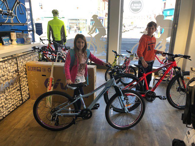 GiantTwickenham's tweet image. Two very happy chappies!! With their new noble steeds!! Thanks dad!!!
@GiantUK #ridelife #giant #cadenceperformance
