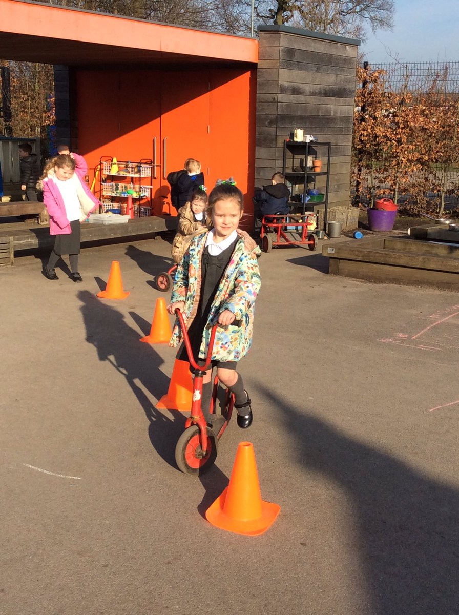SVPEYFS's tweet photo. Using lots of our large motor skills and fine motor skills outside today and road safety work βπΌπ¦π§#learningoutsideisfun @svpprimary @SVPactinghead @MathsBozz https://t.co/4KCpgVsTVM